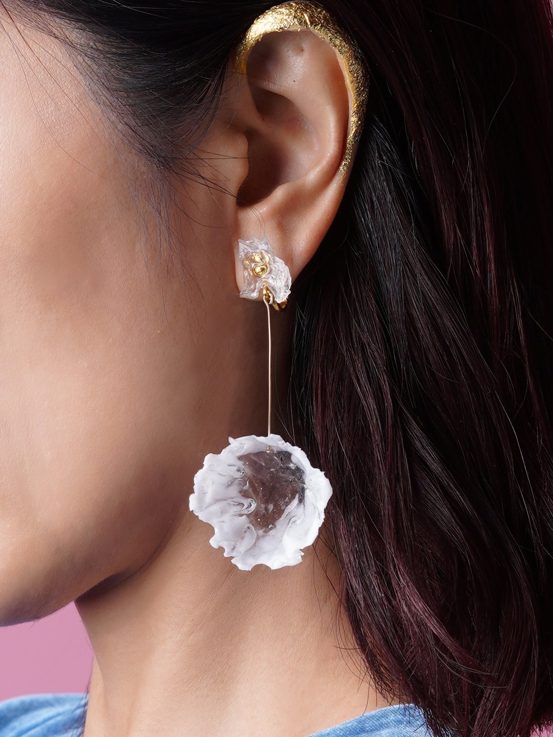 Floweriness Earrings - 耳环/耳夹 - 塑料 白色