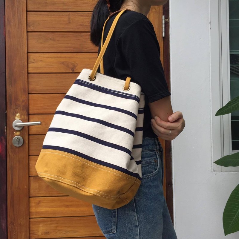 Mustard Stripe Canvas Bucket Bag w/ Strap Leather Handles - 手提包/手提袋 - 棉．麻 黄色