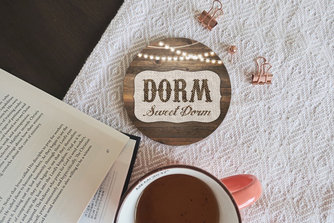 开学礼物Dorm Sweet Dorm | 美式乡村风宿舍杯垫 | 木纹麻布 - 香薰/精油/线香 - 陶 咖啡色