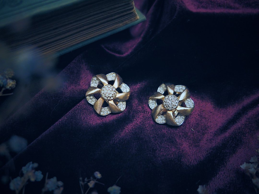 Kramer 金银双色礼物花耳环－美国古董首饰 Vintage Jewelry - 耳环/耳夹 - 其他金属 
