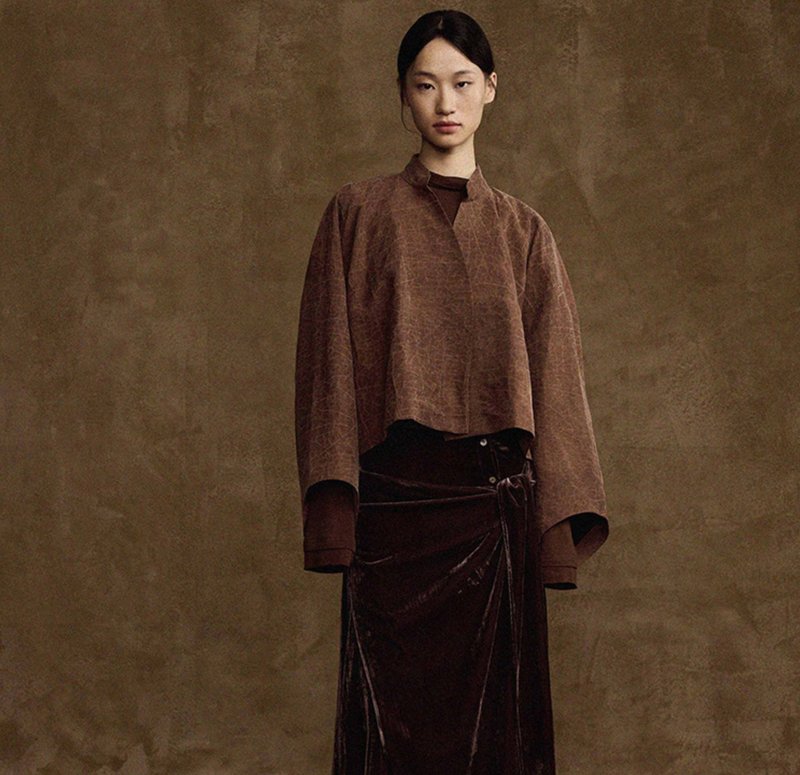 【龟裂纹香云纱】新中式复古 立领真丝短外套 - 女装上衣 - 丝．绢 咖啡色