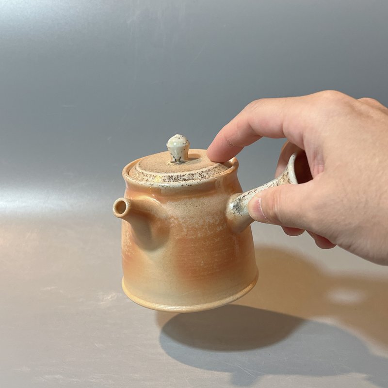 柴烧瓷土内盖直立侧把茶壶  / 小平凡手作 - 茶具/茶杯 - 陶 