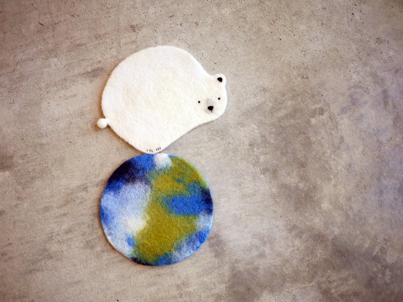 乐洋・好好玩羊毛毡杯垫-是蹲还是站的白熊伊努 - 杯垫 - 羊毛 白色