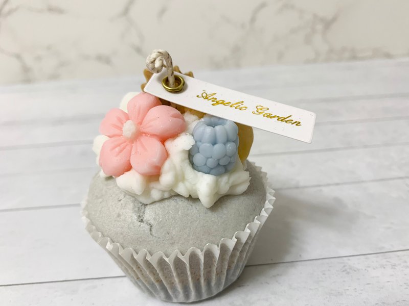杂果Cupcake蜡烛 (芝麻) - 蜡烛/烛台 - 蜡 灰色