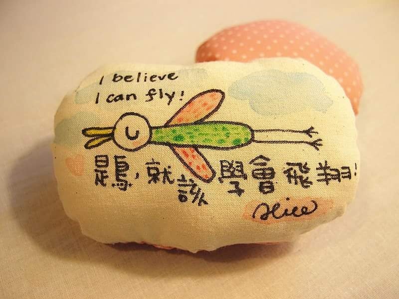 丸子包★是鸟就该学会飞翔 - 枕头/抱枕 - 棉．麻 多色