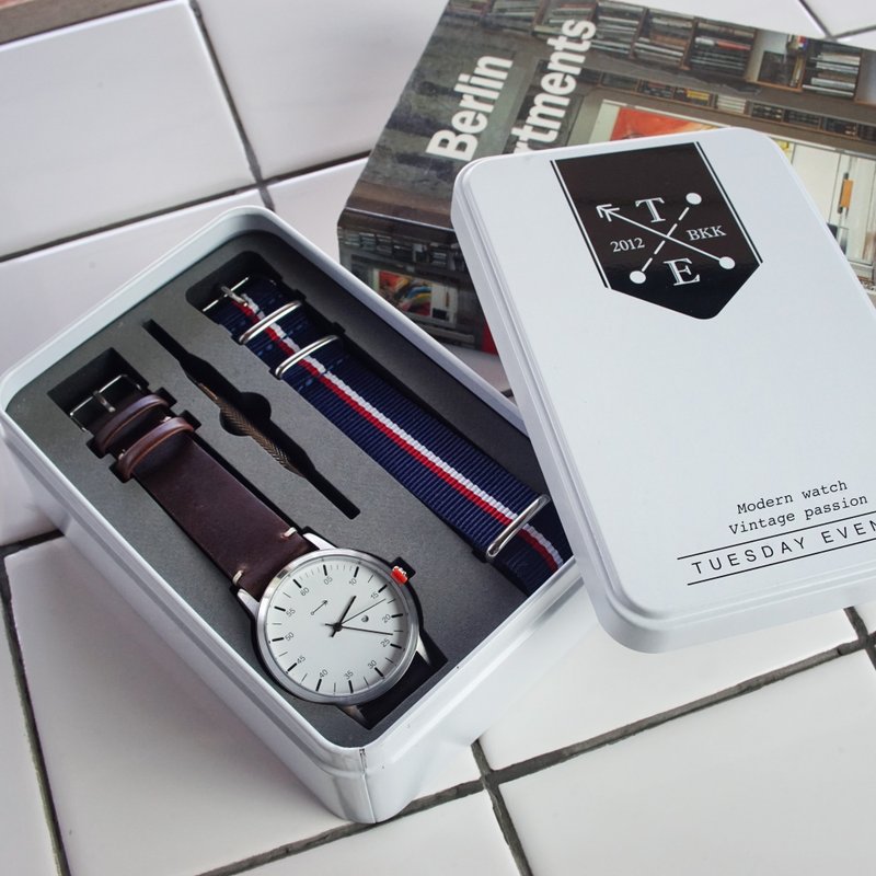 TUEWATCH 新系列（Vintage Mark One 和 Classy Hour） - 男表/中性表 - 其他金属 多色