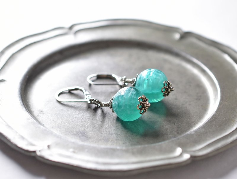 宛如弹珠汽水的法国复古饰珠耳环 - 耳环/耳夹 - 玻璃 绿色