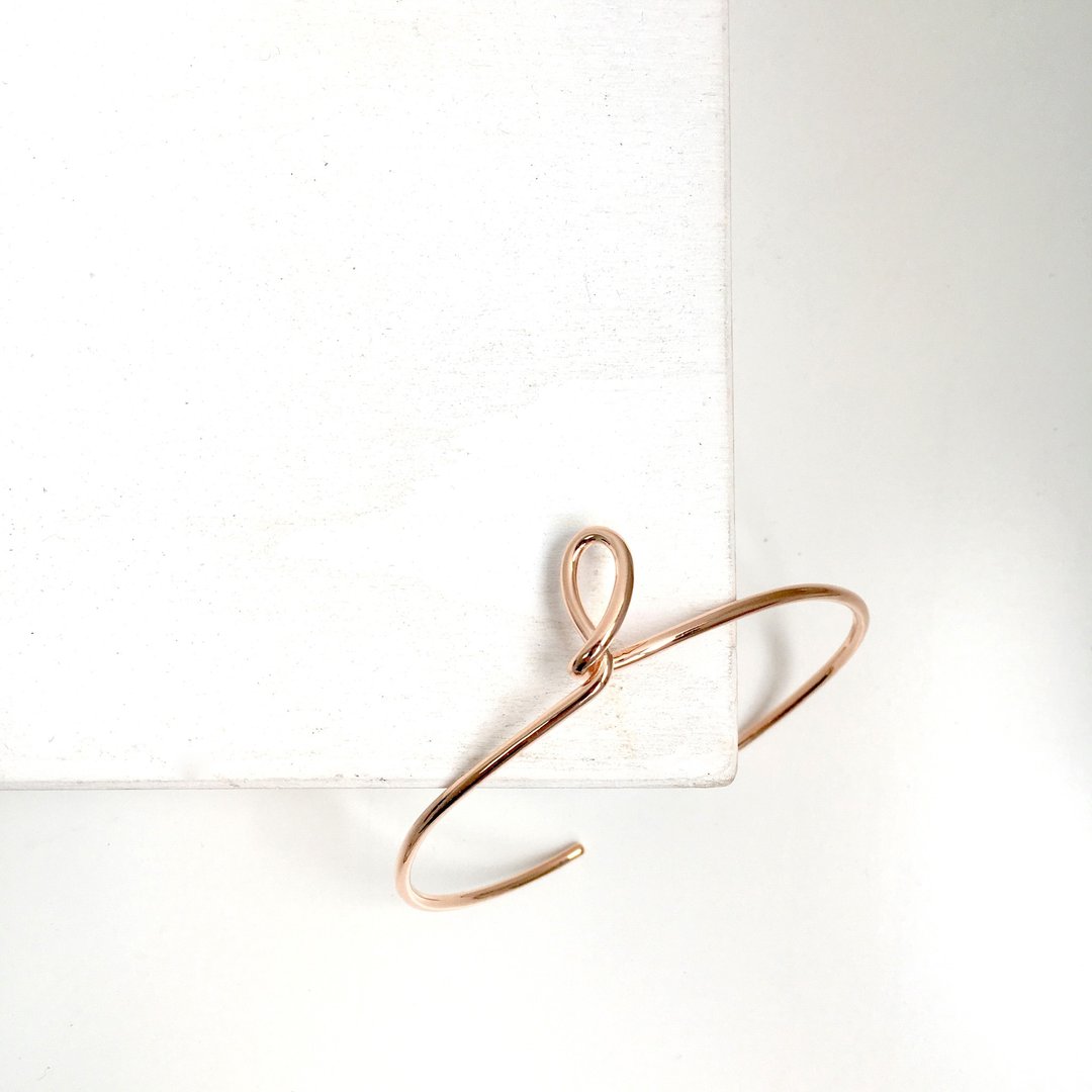 A little Twist Bangle - 手链/手环 - 其他金属 金色
