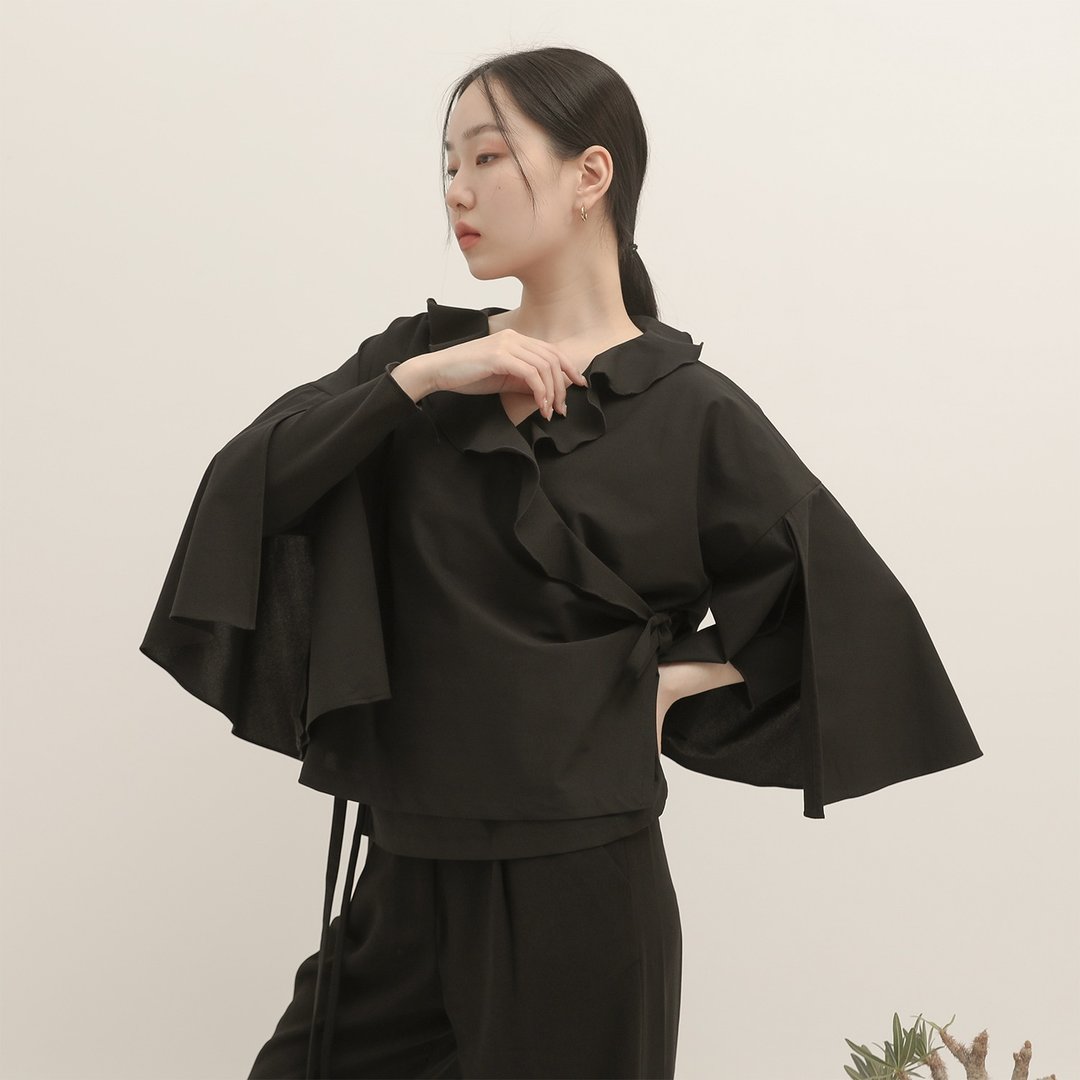 Lotus_芙蓉伞版上衣_23AF007_黑 - 女装针织衫/毛衣 - 羊毛 黑色