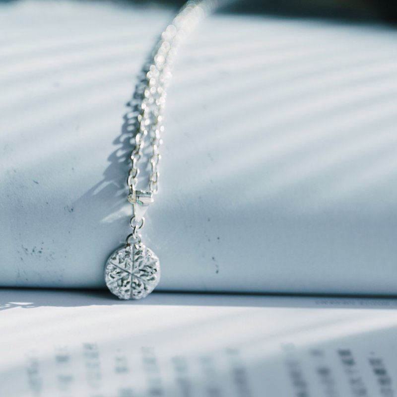 日系雪花纯银项链・立体雕刻・手工质感礼物 - 项链 - 纯银 银色