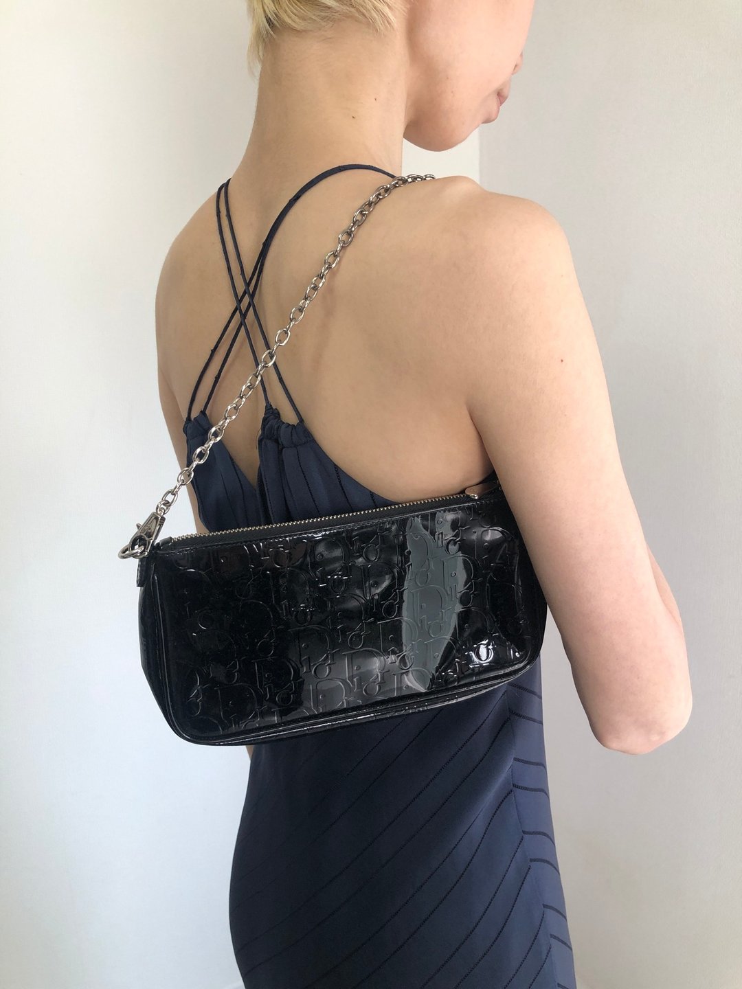 【日本直送 名牌中古包】Christian Dior 缇花 手提包 黑色 漆皮 链条 迷你包 vintage 5zy6xf - 手提包/手提袋 - 真皮 黑色
