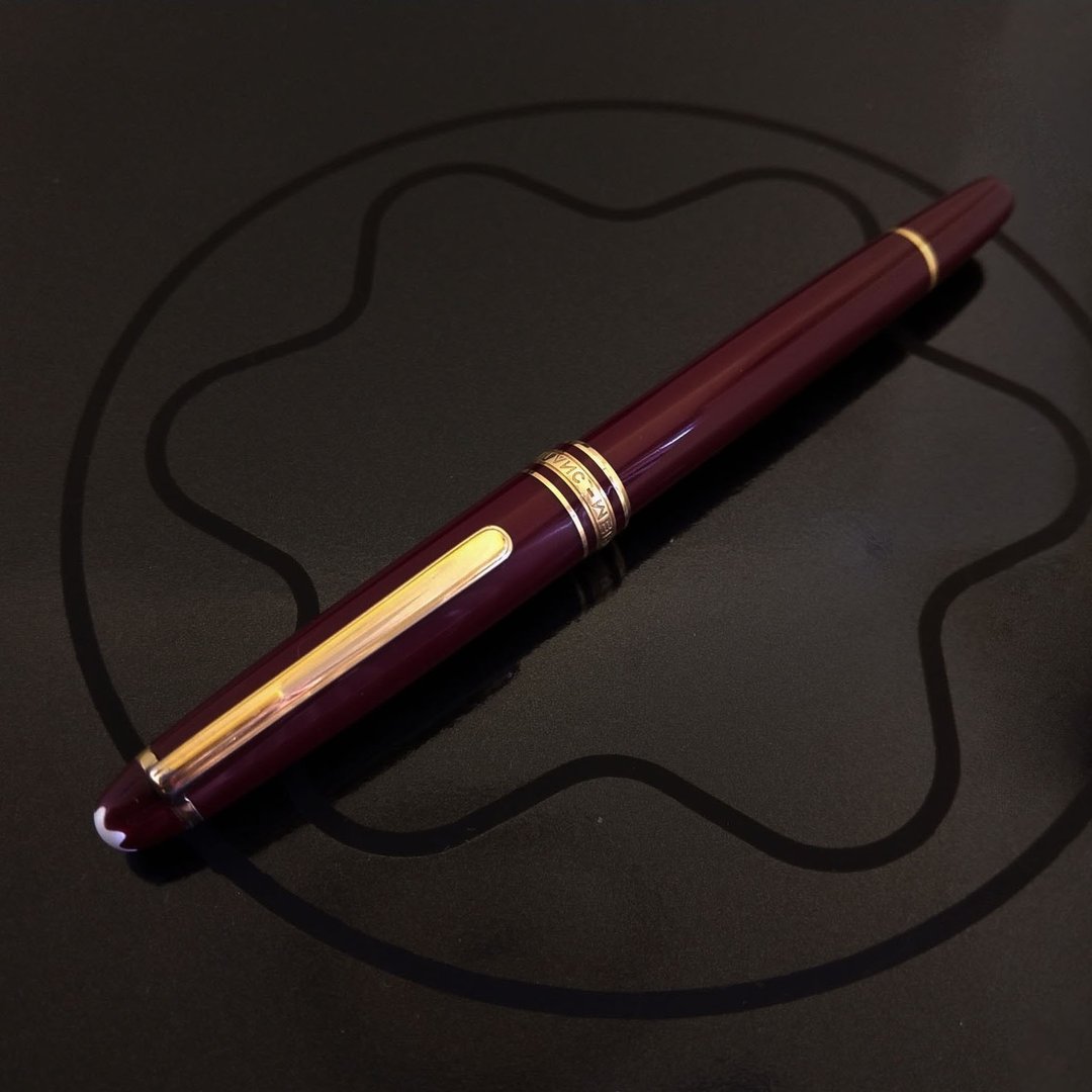 MONTBLANC 万宝龙144 钢笔 | 德国 经典 酒红色 - 钢笔 - 树脂 红色