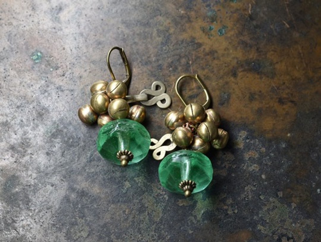 Antique uranium glass, fluffy bells, and Afghan parts earrings - 耳环/耳夹 - 玻璃 绿色