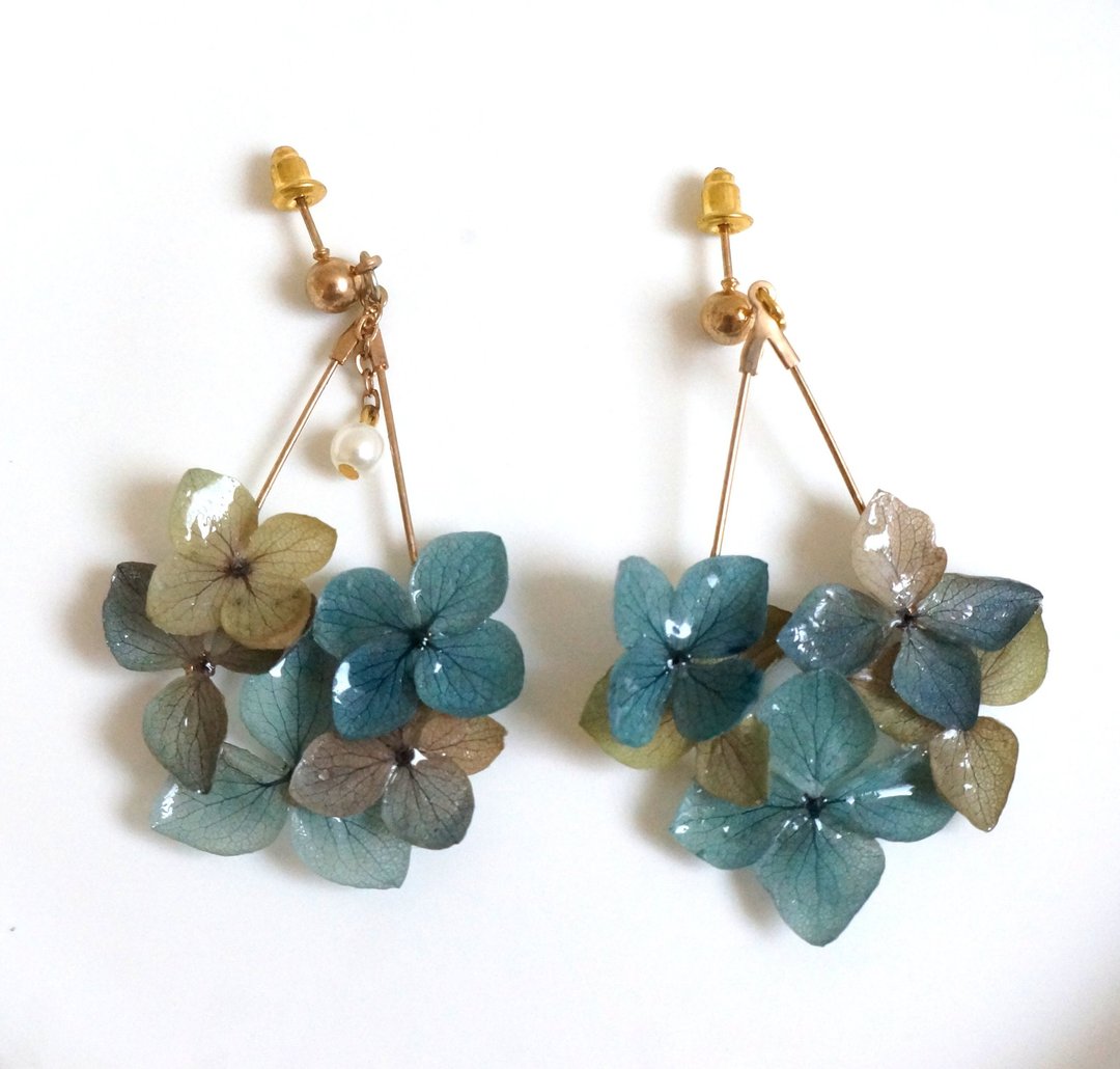 冬日的绣球花簇||不凋花真花耳环 不凋花 耳环 干燥花 手作 饰品 - 耳环/耳夹 - 植物．花 蓝色