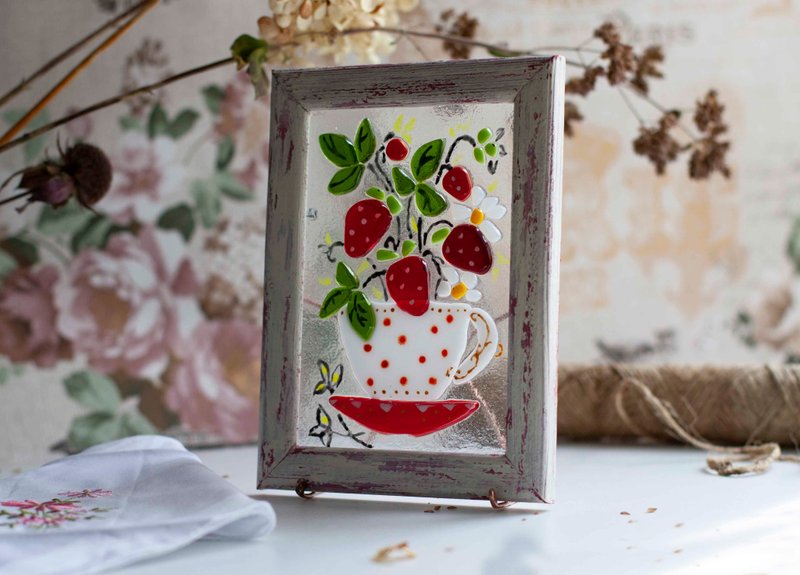 杯中的草莓  框架中的玻璃面板。 花卉装饰 彩色玻璃 - 摆饰 - 玻璃 红色