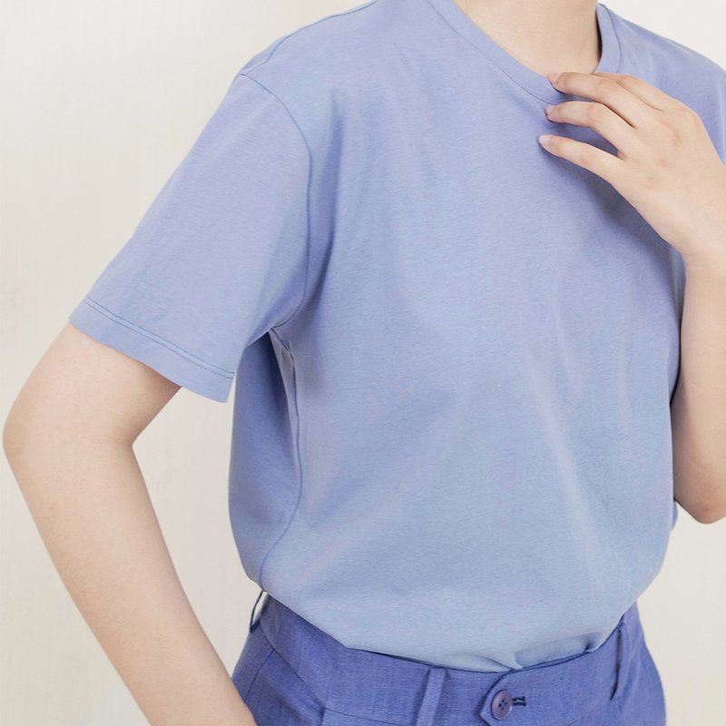板栗研衣所 | 独立设计 绣球花蓝超薄棉麻圆领宽松基础款短袖T恤 - 女装 T 恤 - 棉．麻 