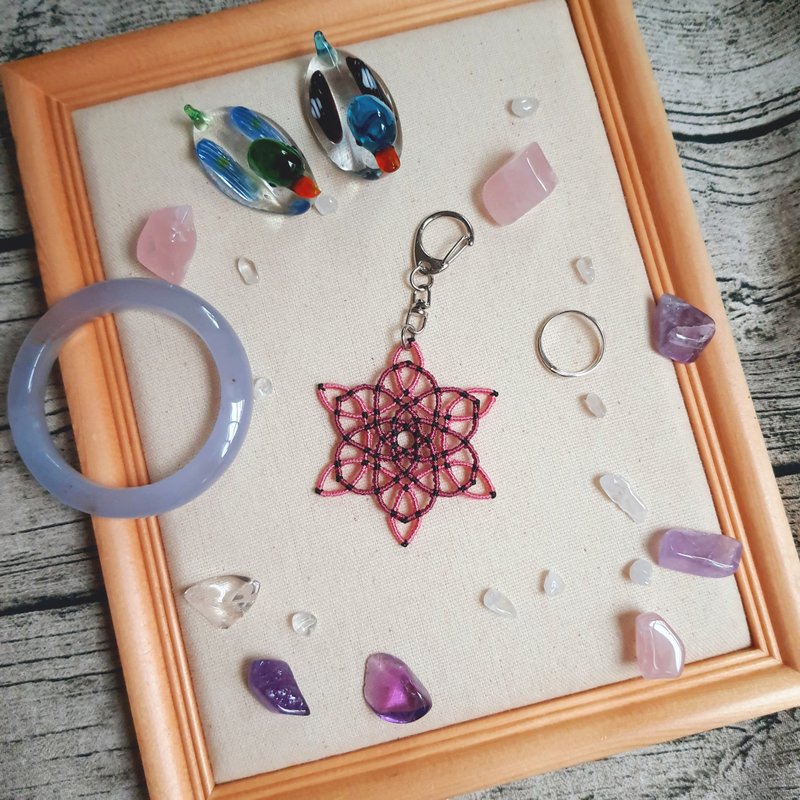 C037-手工编织曼陀罗吊饰 雪花冰晶图腾 - 钥匙链/钥匙包 - 尼龙 红色