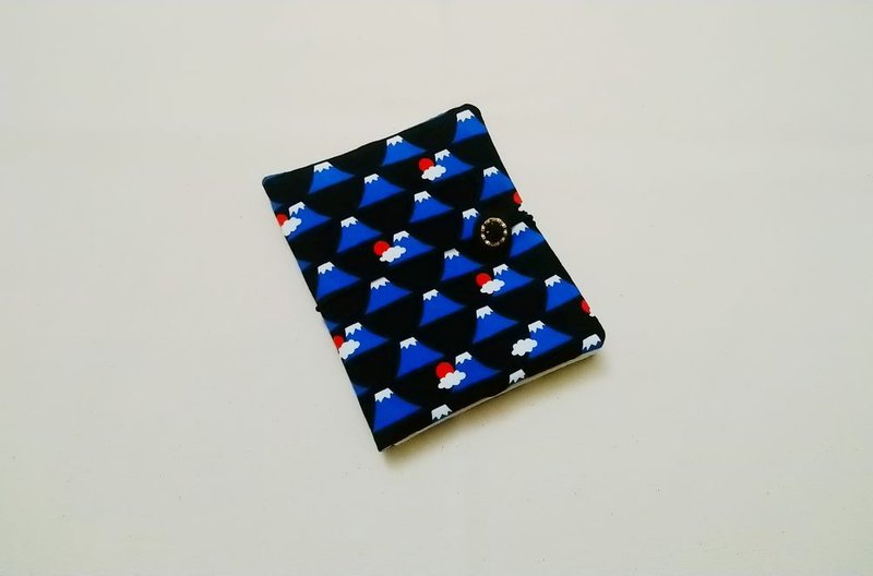 面纸包 卫生棉包 护照套 杂物包 贴身物品收纳包 富士山 - 化妆包/杂物包 - 棉．麻 黑色