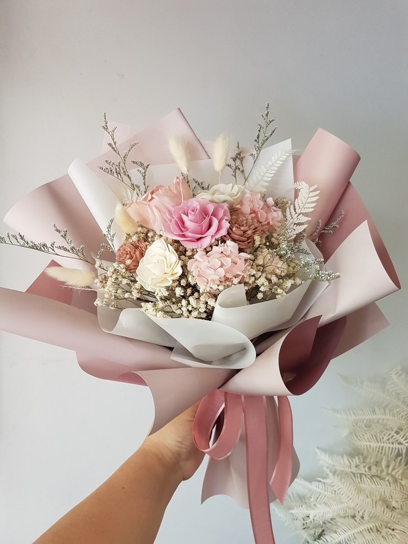 海藏设计│薄雾粉。永生玫瑰干燥花束/毕业花束/情人节 - 干燥花/捧花 - 植物．花 粉红色