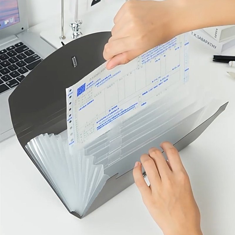 日本霜山 风琴式文件票据分类收纳夹(13层)-附索引标签 - 文件夹/资料夹 - 塑料 黑色