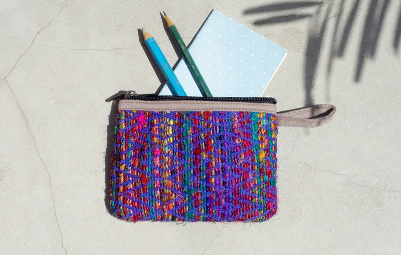 七夕礼物 限量手工 手工编织零钱包 / 收纳包 / 化妆包 / 杂物包 / 相机包 / 杂物包 - 南美风条纹 蓝色星辰感手捻纱丽线 - 化妆包/杂物包 - 丝．绢 多色