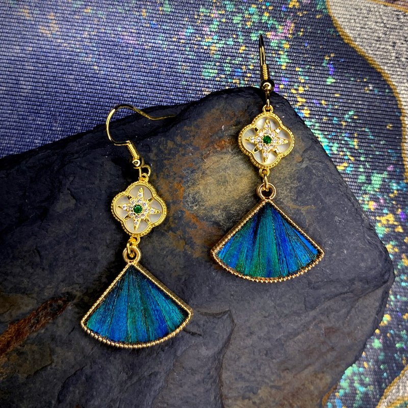 【手作】点翠工艺 孔雀羽毛镶嵌扇形耳环 可改耳夹 - 耳环/耳夹 - 玫瑰金 绿色