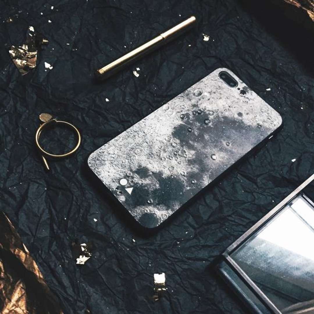 FORM MAKER iPhone Case 6S / 7 / 8 STELLAR LUNA - 手机壳/手机套 - 塑料 黑色