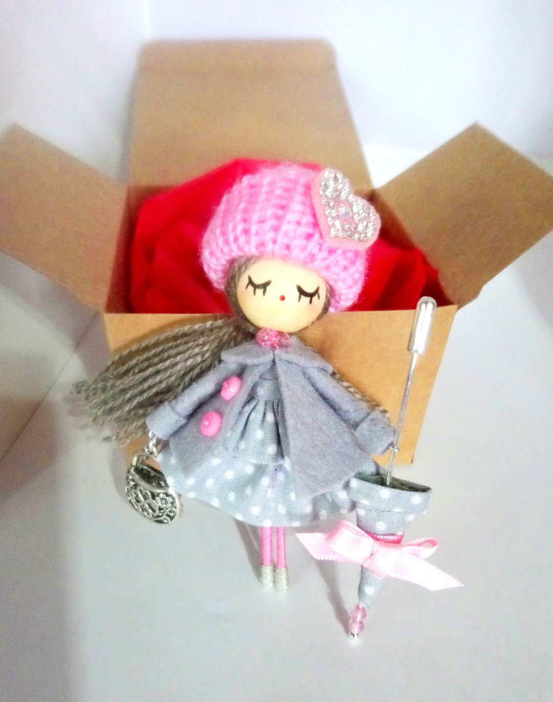 Brooch doll - 胸针 - 木头 粉红色