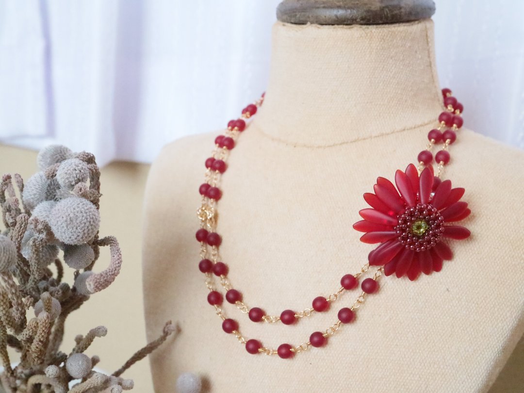 Gerbera Brooch and Czech Beads Double Necklace Demiparure Garnet Mat Short Long 2way Elegant Costume Jewelry Set Red - 项链 - 玻璃 红色