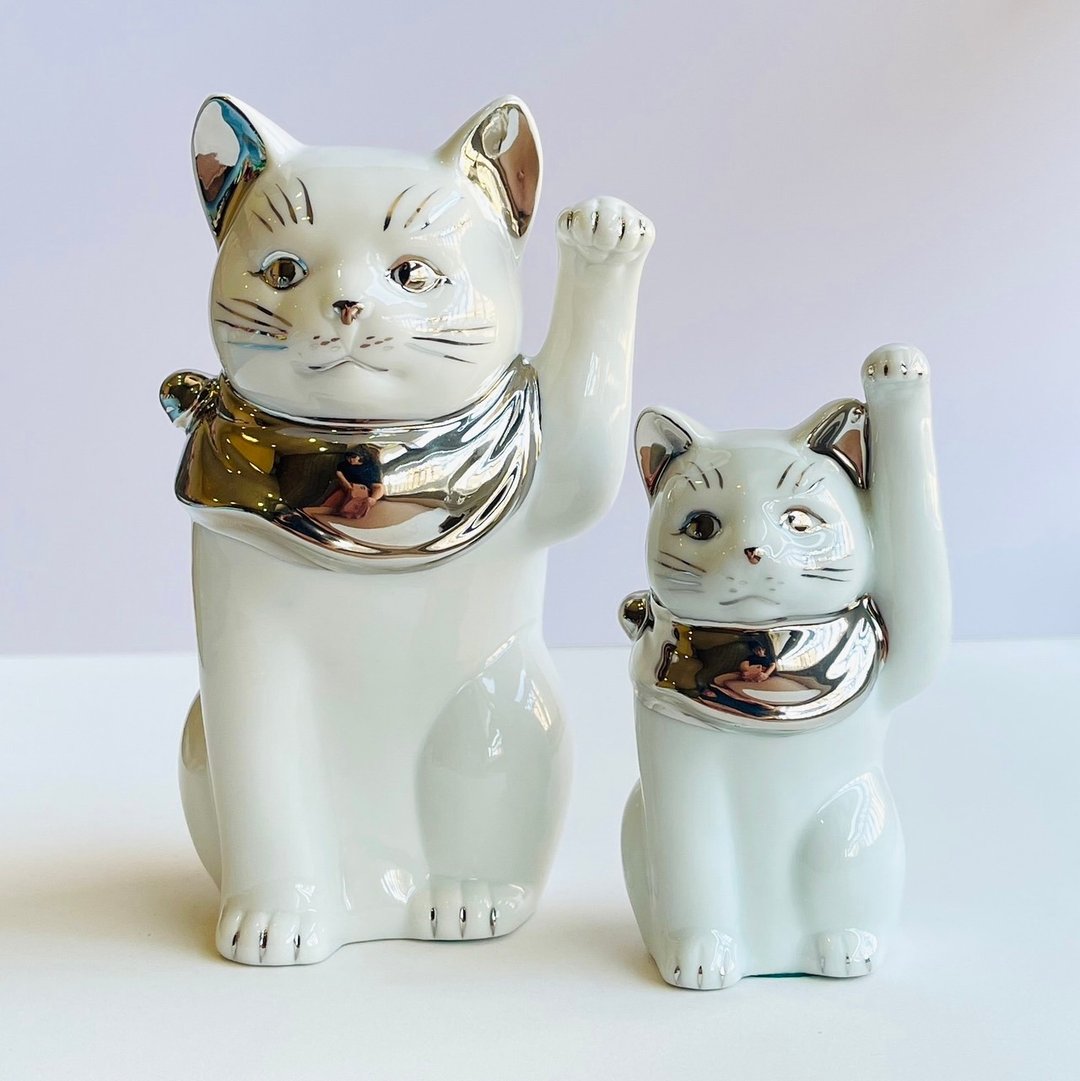 【开运招福】濑户烧-幸运招福银领巾纯白招财猫-13cm/19cm - 摆饰 - 瓷 白色