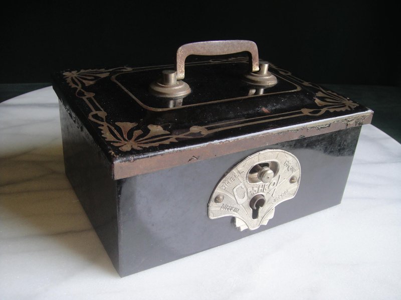 【老时光 OLD-TIME】早期二手日治时期稀有金属老钱箱 - 收纳用品 - 其他材质 多色