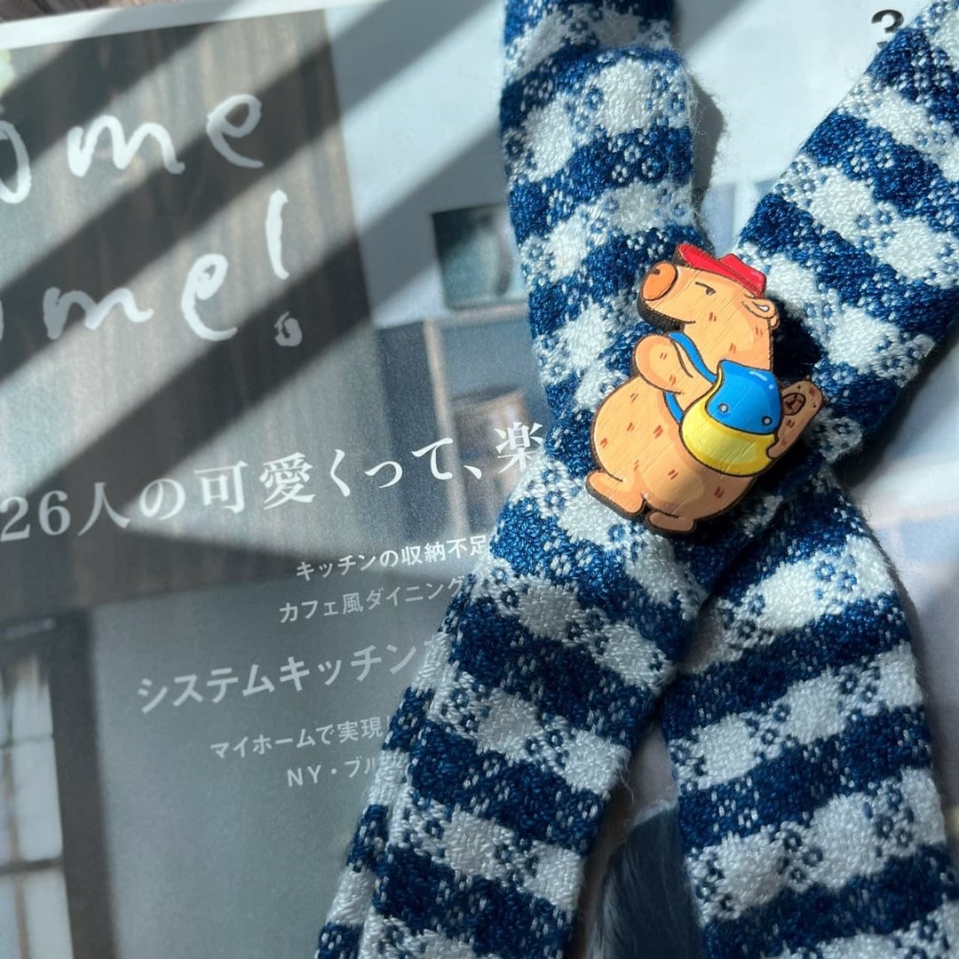Wooden brooch capybara - 胸针 - 木头 咖啡色