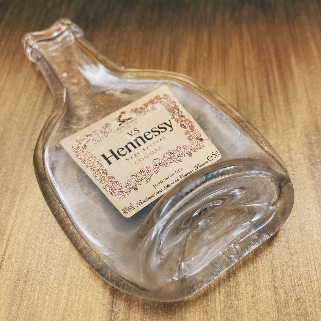 轩尼诗Hennessy Cognac法国干邑 迷你小酒瓶冰箱贴磁铁 - 冰箱贴/磁贴 - 玻璃 