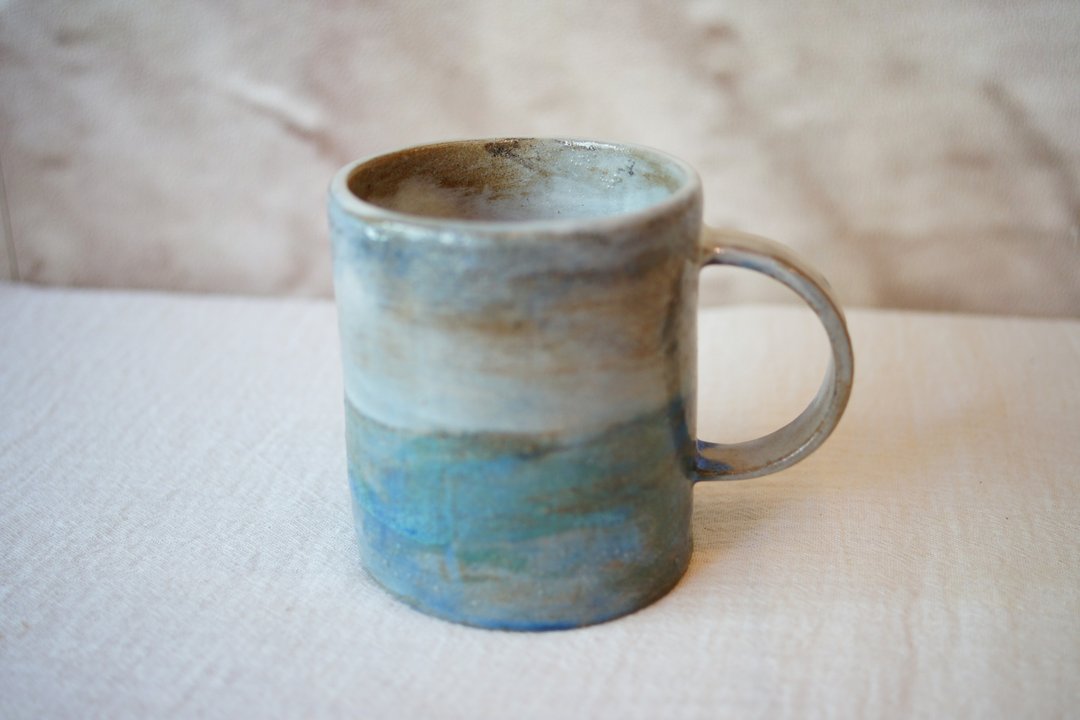 手作大容量马克杯 绿湖岸 330ml  咖啡杯 陶杯 茶杯 - 咖啡杯/马克杯 - 陶 卡其色