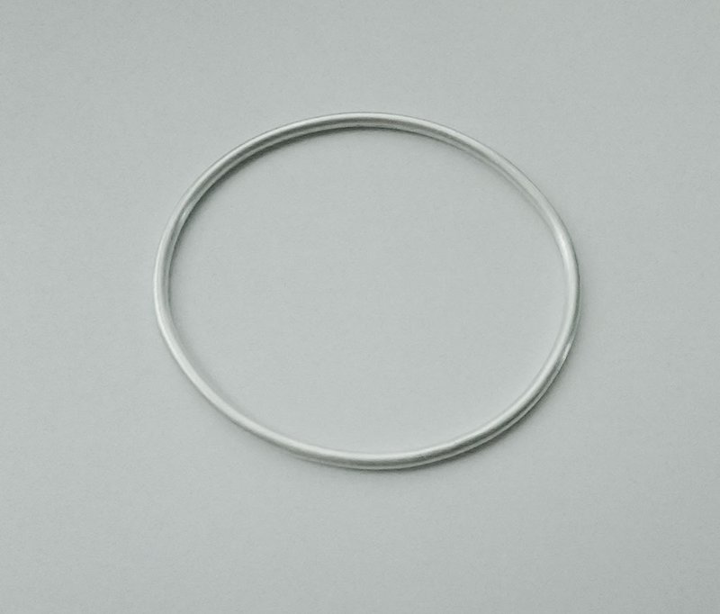 纯银手镯, 椭圆形手镯, 没有开口, 实心圆线 - 手链/手环 - 纯银 