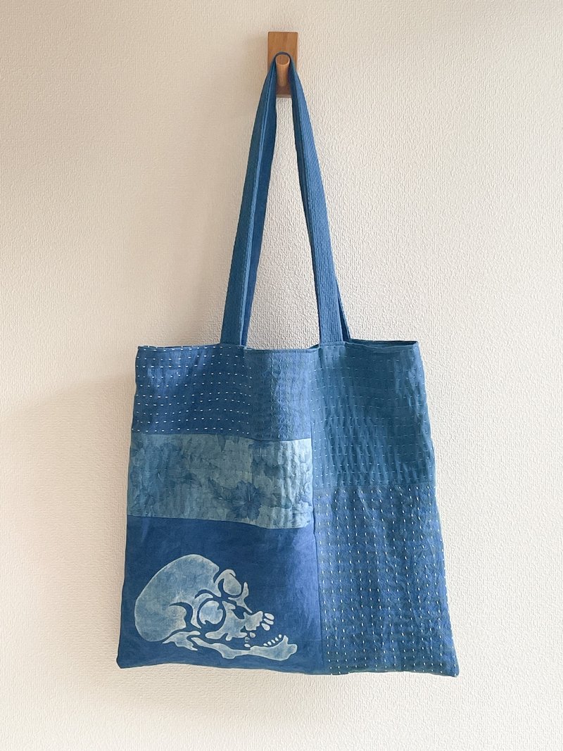 日本制 蓝染 刺子 Japanblue sashiko 拼布托特包 柔软亚麻与棉质托特包 再生设计 髑髅 - 手提包/手提袋 - 棉．麻 蓝色