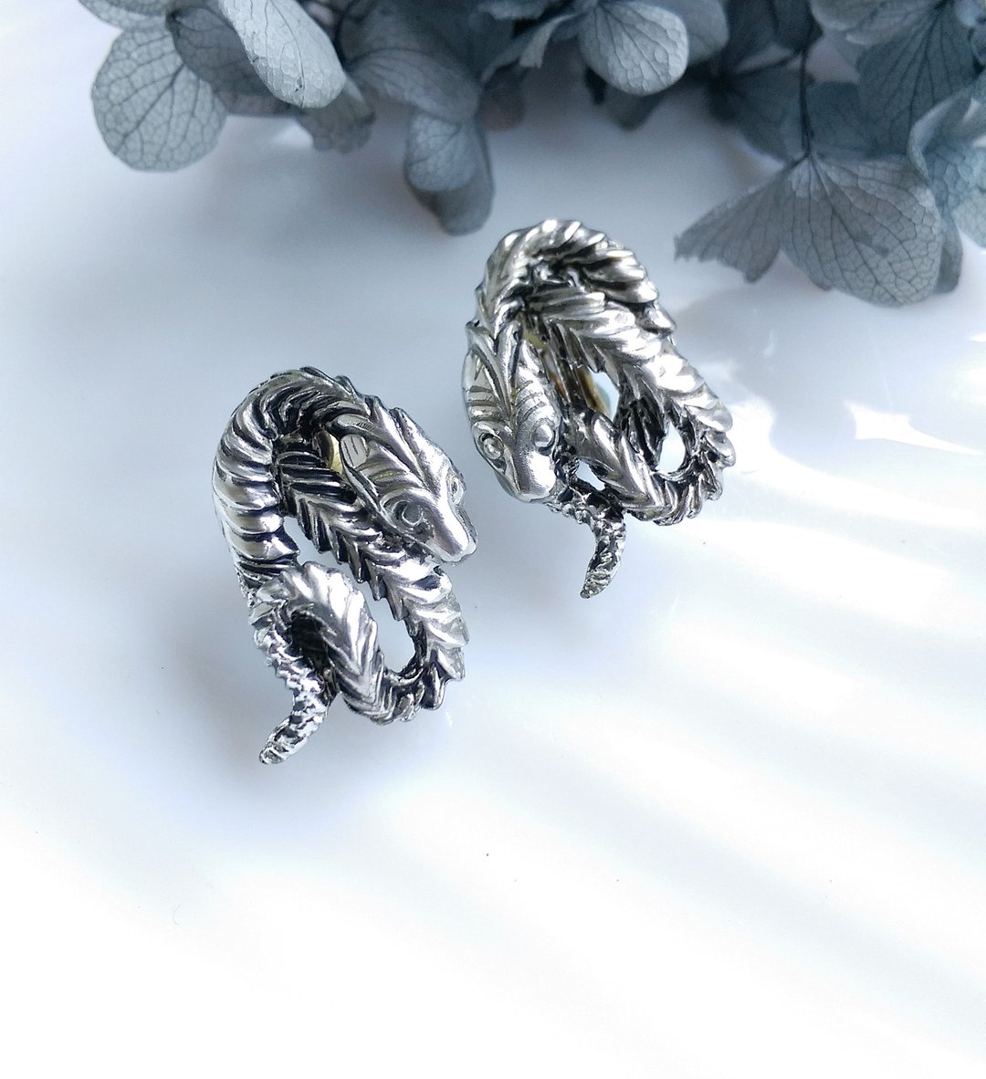 【西洋古董饰品 】银色调 蛇形 个性 夹式耳环 - 耳环/耳夹 - 其他材质 金色