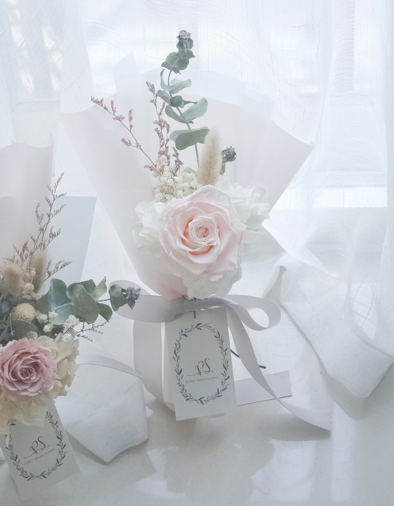 现货情人节花束～～淡雅粉嫩色系永生花不凋花大朵淡粉玫瑰捧花韩式花束 - 植栽/盆栽 - 植物．花 粉红色