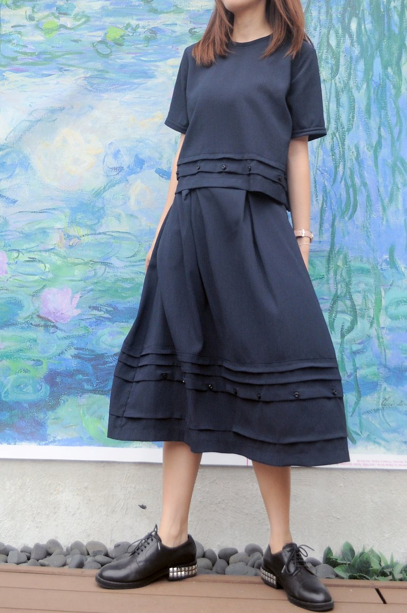Inez Blouse & Ingrid Skirt 深蓝色饰钮褶褶套装 - 其他 - 其他人造纤维 蓝色