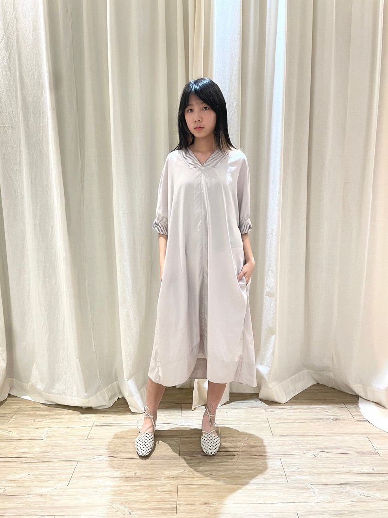 特殊造型领洋装 - 洋装/连衣裙 - 其他材质 