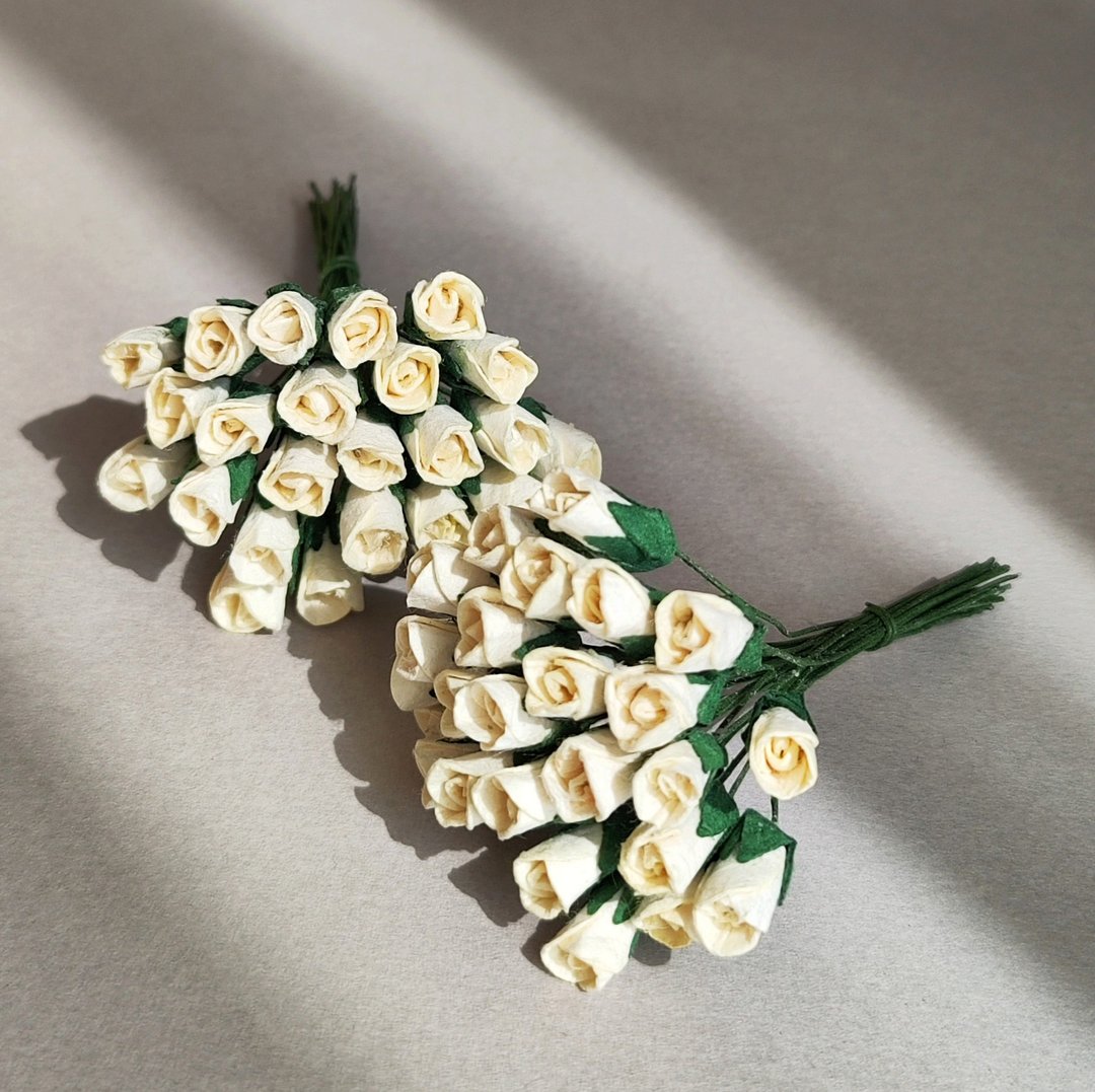Paper flower, 50 pieces, size 1x0.8  cm. budding rose flower, ivory color. - 其他 - 纸 黄色