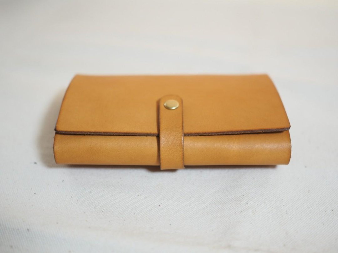 Large-capacity leather card case (hook specification) / camel - 名片夹/名片盒 - 真皮 