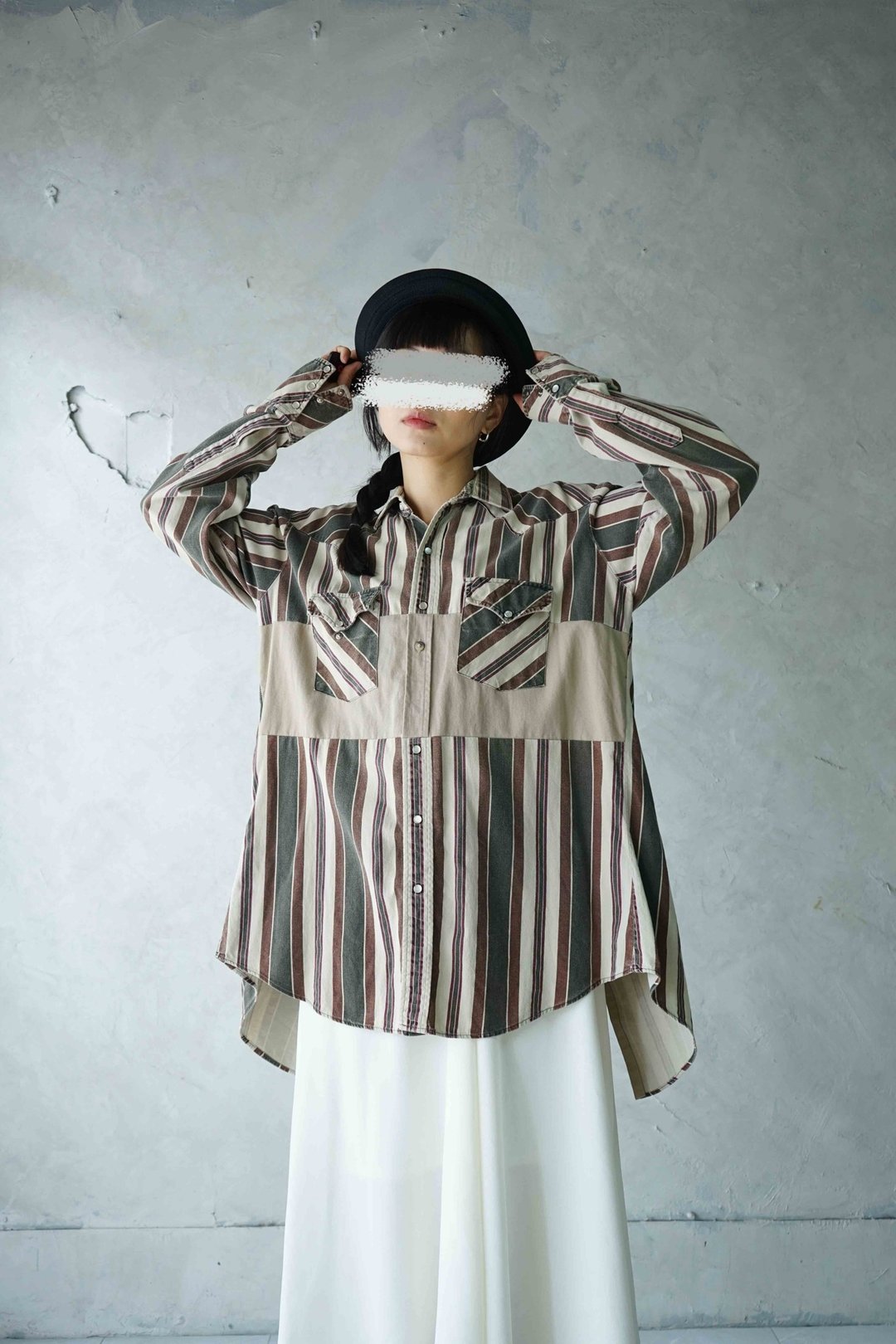 Restyle 改造古着-Wrangler 卡其直纹色块拼接后开衩长版中性衬衫 - 女装衬衫 - 棉 卡其色