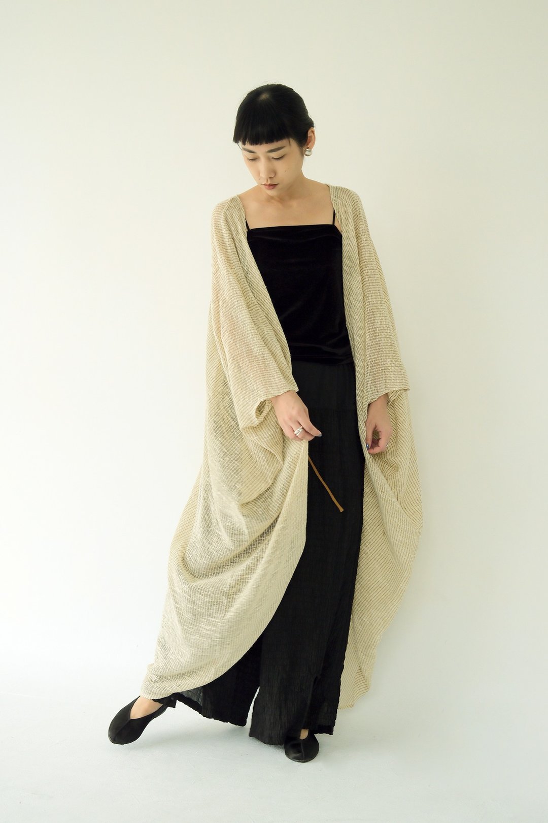 川 衣 WEAR BEING 垂坠丝棉宽袖长袍  网状米褐 - 女装休闲/机能外套 - 棉 