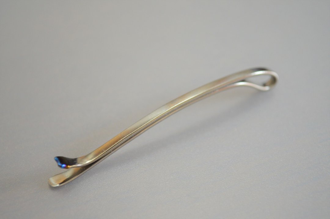 titanium hairpin・cat・65mm・titanium hairpin with small blue ears・prototype B - 发饰 - 其他金属 蓝色