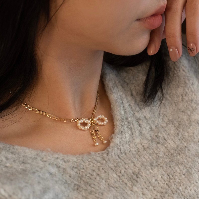 Sweetie 蝴蝶结淡水珍珠项链・蝴蝶结项链・蝴蝶结饰品 - 项链 - 珍珠 金色