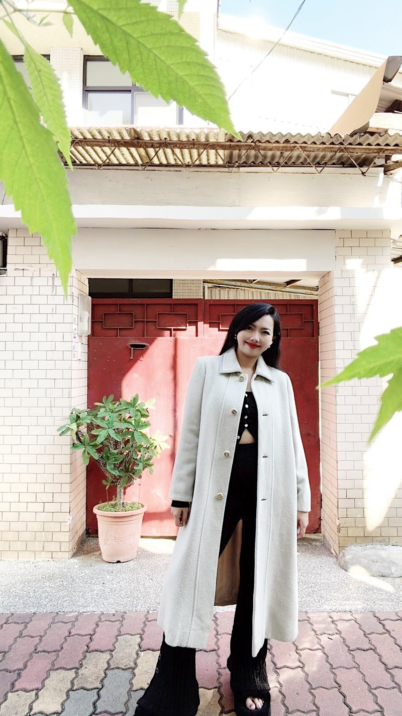 灰杏米色压纹简约高贵挺版 古着羊毛长版大衣的 - 女装休闲/机能外套 - 羊毛 卡其色