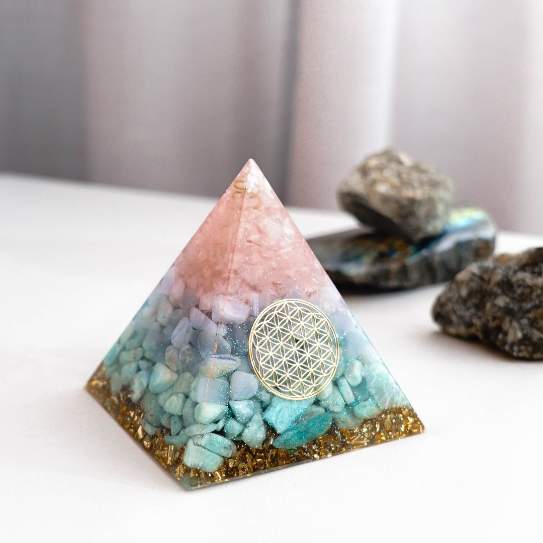预订【粉晶、蓝玉髓、天河石】奥根水晶能量金字塔Orgonite 8x8 c - 摆饰 - 水晶 多色