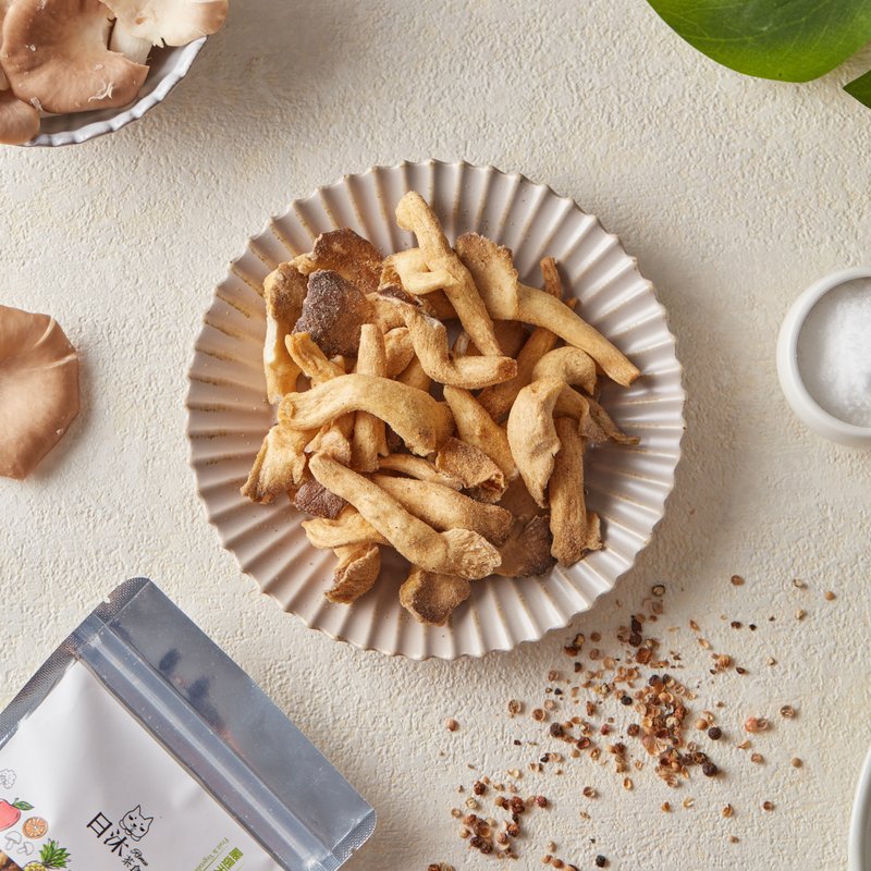 特选秀珍菇脆片(黑胡椒风味) - 黑胡椒微辣辛香 欲罢不能 - 水果干 - 新鲜食材 咖啡色