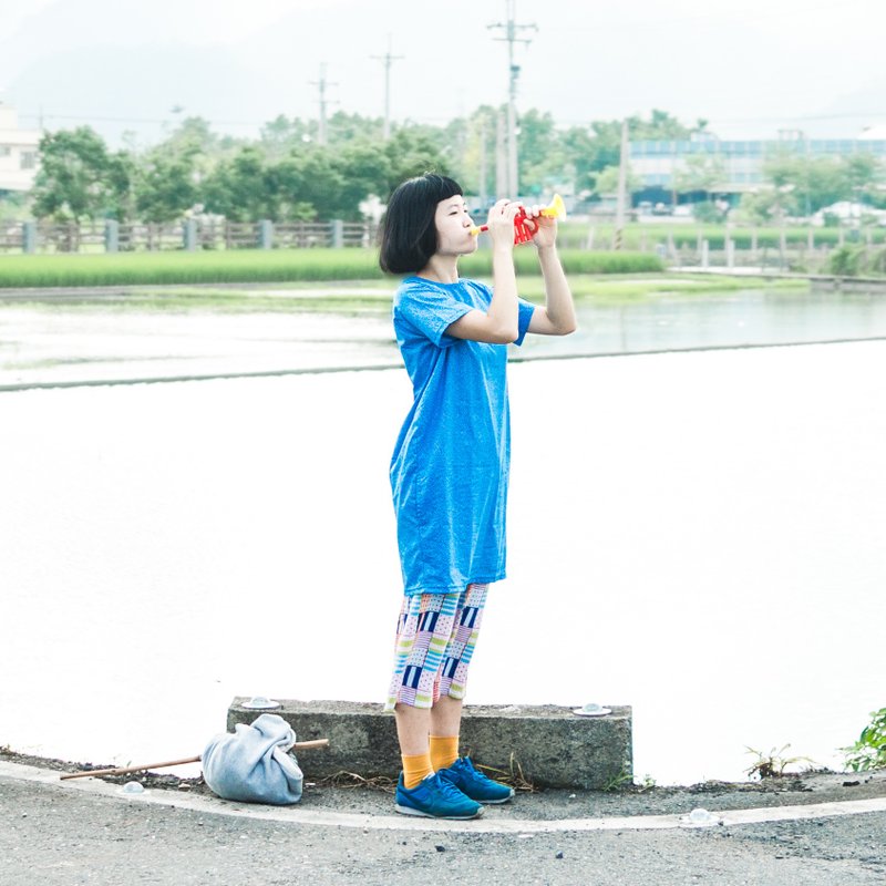 可怜虫折扣品 / 飞机上的风景  / 纯棉长洋装 / 天蓝色白点点 - 洋装/连衣裙 - 棉．麻 蓝色